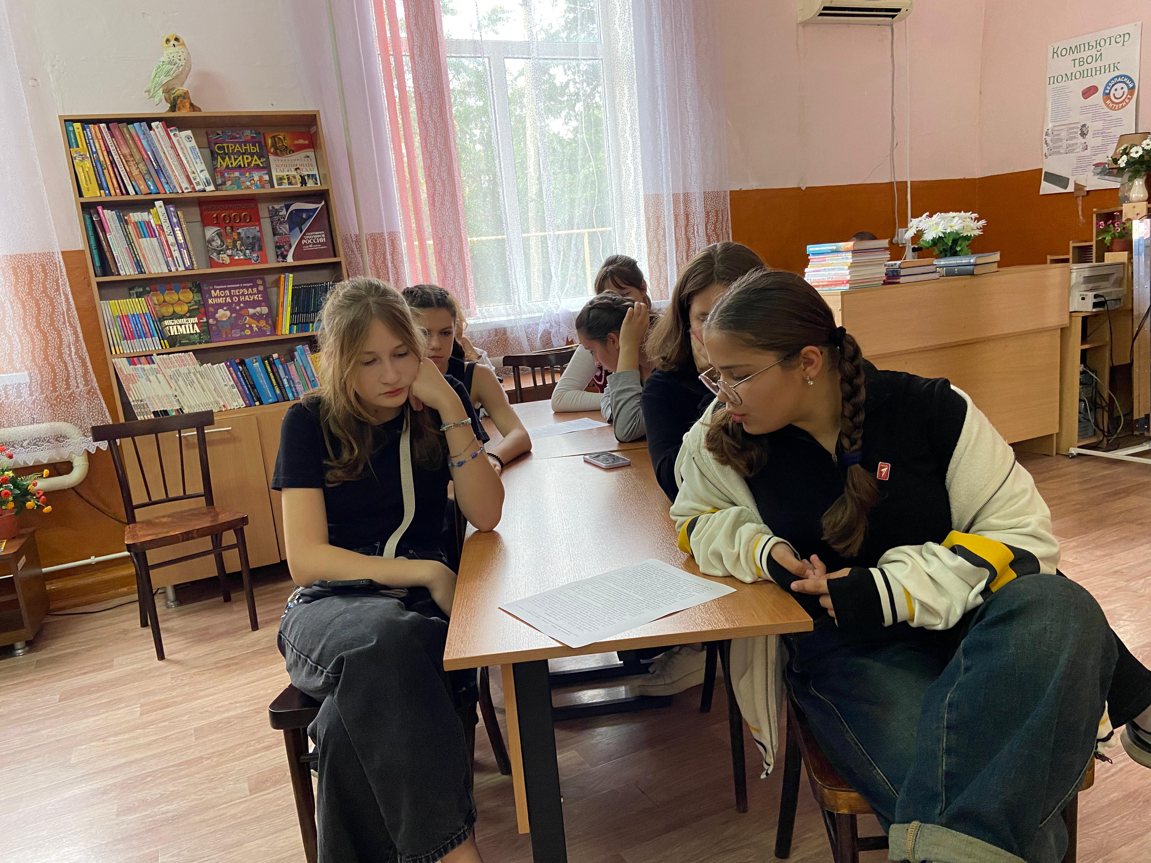 Фото4_10.09.2025_Час_знакомство_Не_уходят_в_отставку_поэты.jpeg