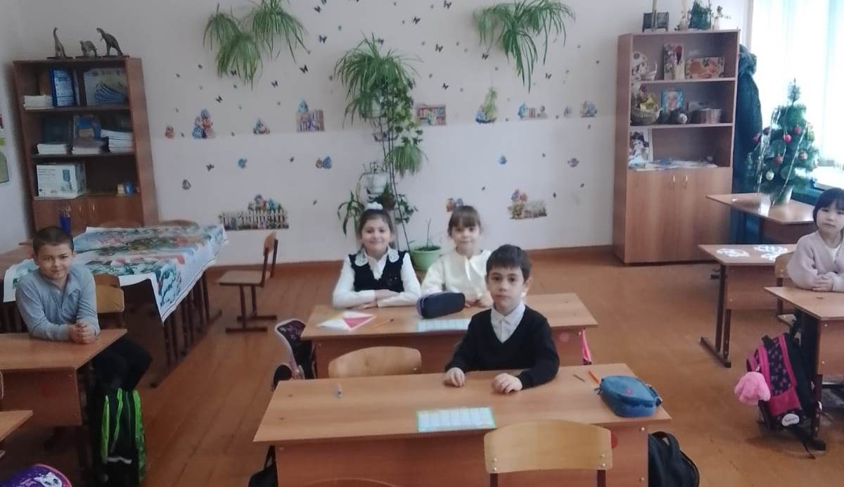 Фото. 09.12.2024 Урок мужества Герои России моей в Верхнесеребряковском отделе