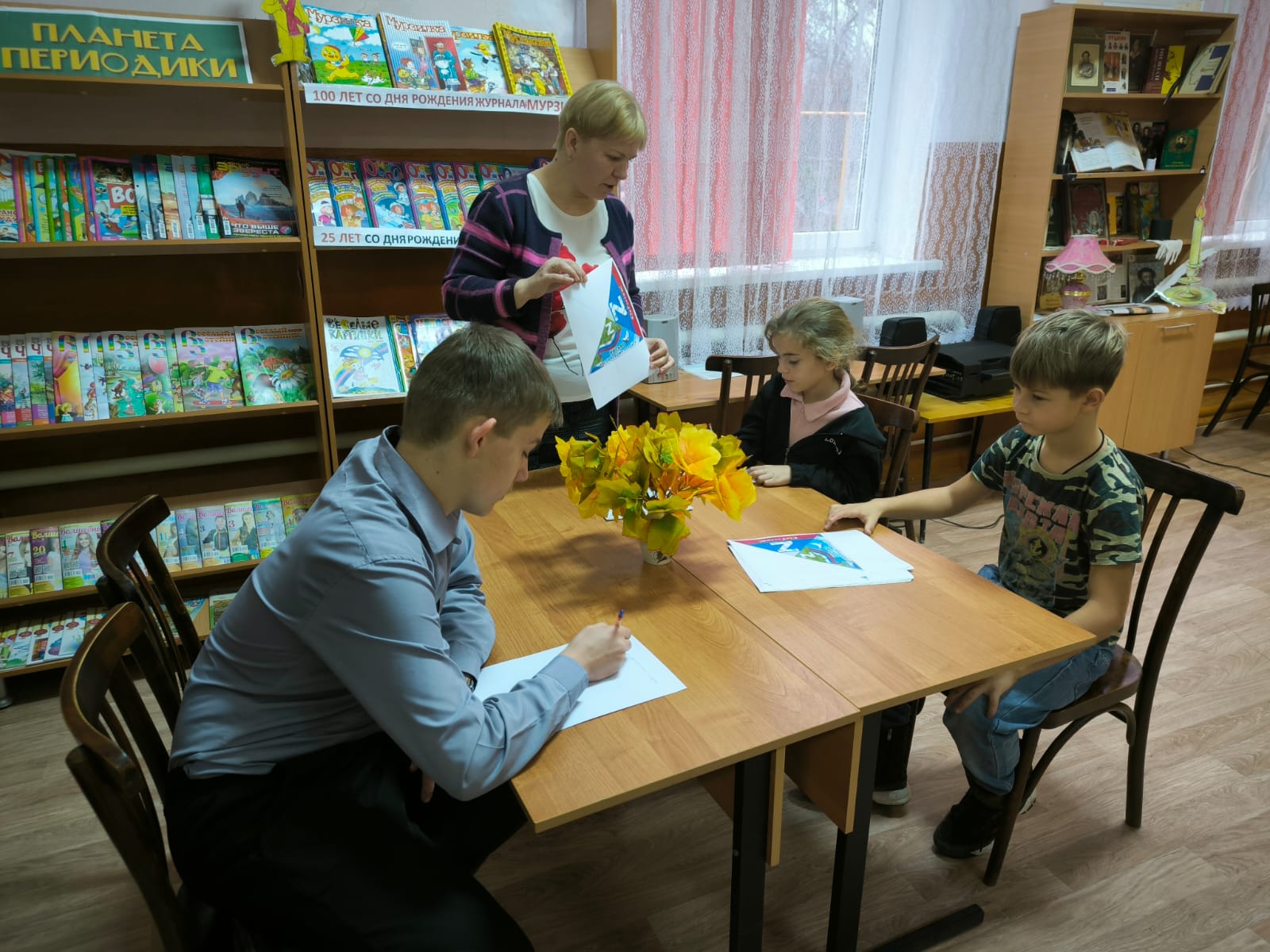 Фото 2. 26.11.2024 Участники клуба Олимп присоединились к акции Тёплые строки Победы. ДБ
