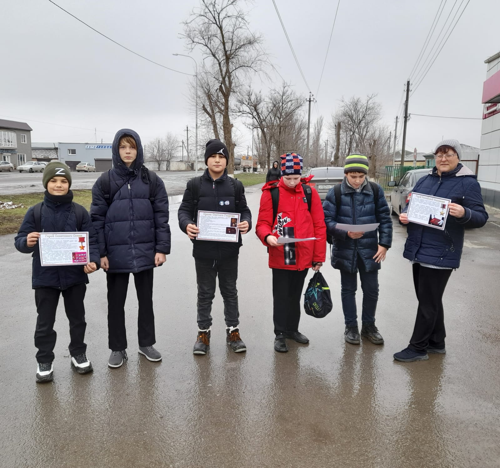 Фото 3. 09.12.2024 Патриотическая акция Мы славим вас Отечества сыны в Зимовниковском отделе