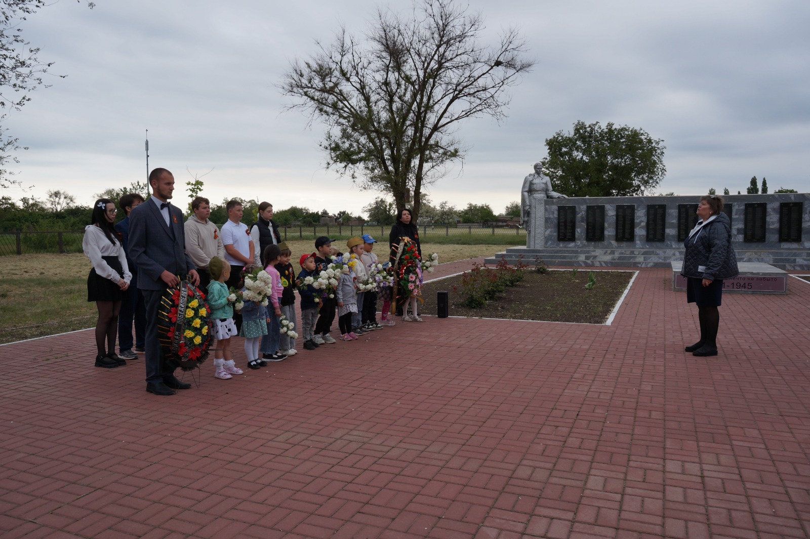 Фото 2. 08.05.2024 Час памяти Мы выстояли в Верхнесеребряковском отделе