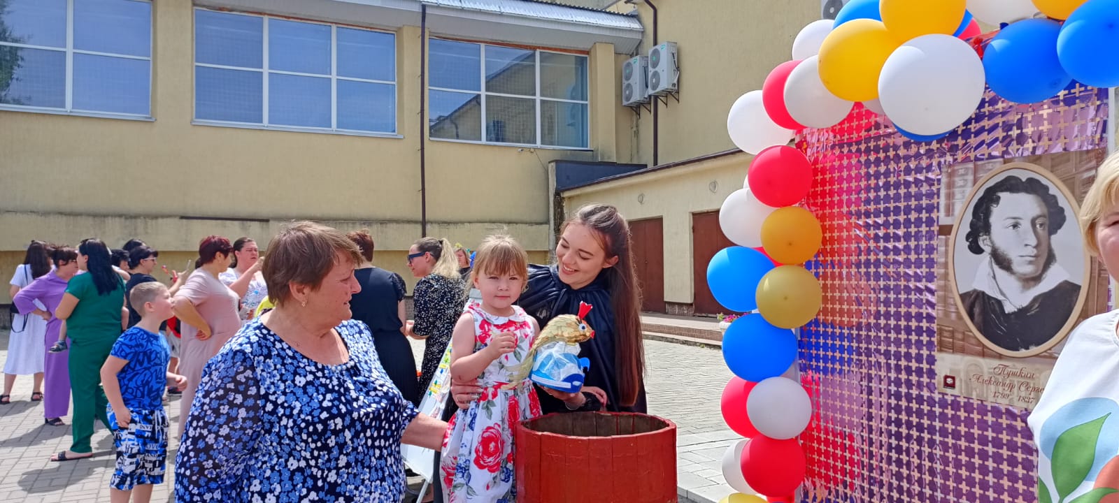 Фото 3. 01.06.2024 Литературно игровая программа Разноцветная планета детства. ДБ