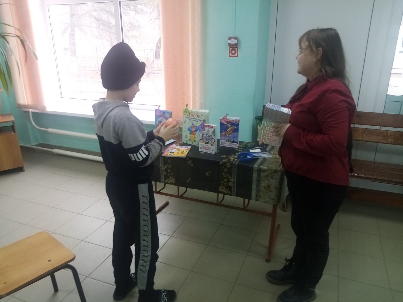 Фото 3. 14.03.2024 Литературный час Юбилейные маяки книжного царства. ДБ