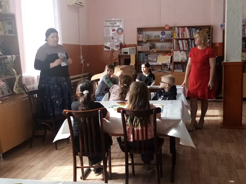 Фото 4. 16.03.2024 Экскурсия по библиотеке По дороге детства с православной книгой. ДБ