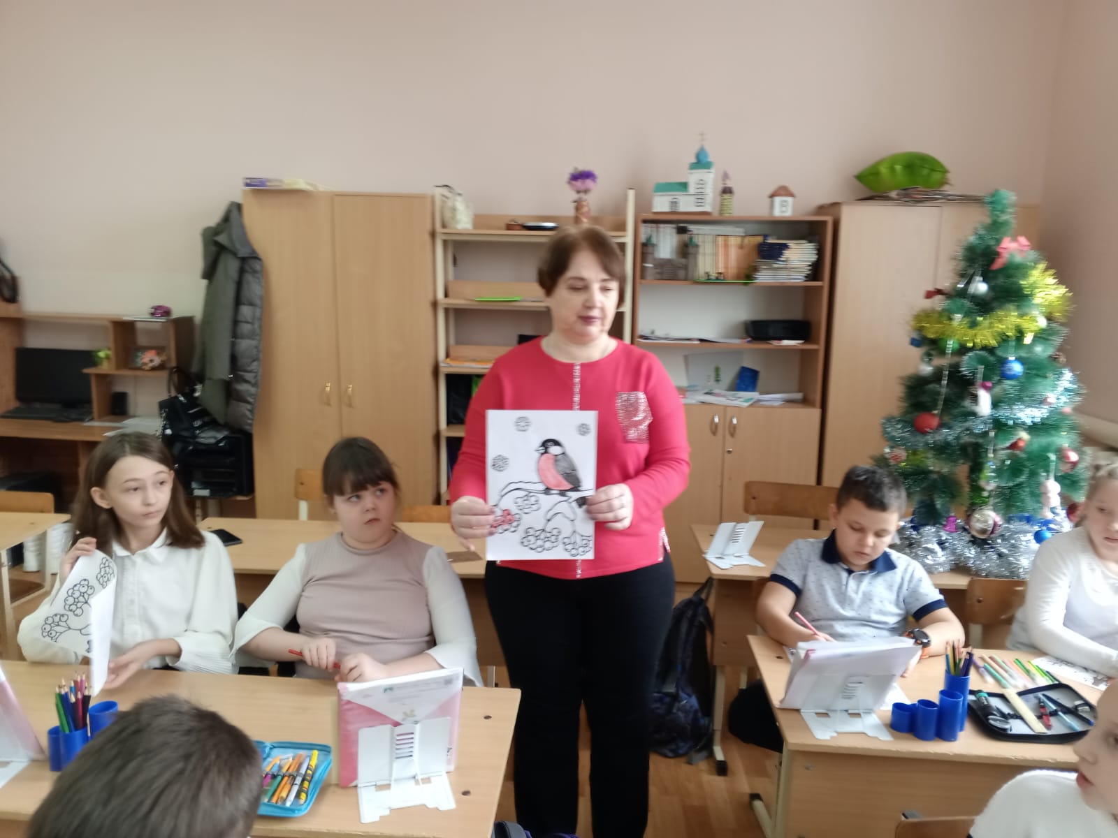 Фото 1. 15.01.2025 Экологический час Птицам будем помогать нашу зиму зимовать. ДБ