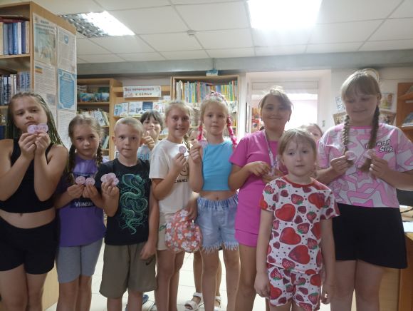 Фото_2_18.07.2025_Виртуальное_путешествие_Узнай_за_лето_про_Чудеса_света.jpg