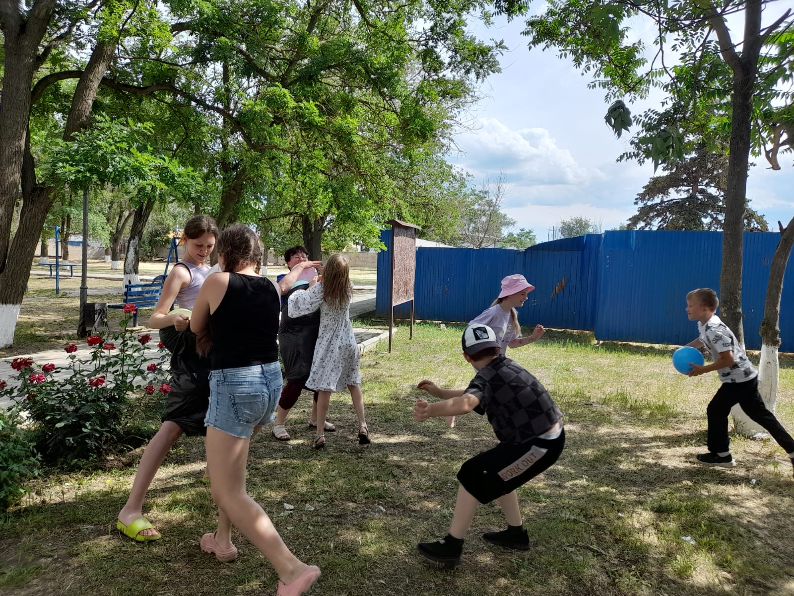 Фото_3_02.06.2025_Игровая_программа_Лето_жги_в_Зимовниковском_отделе.jpg