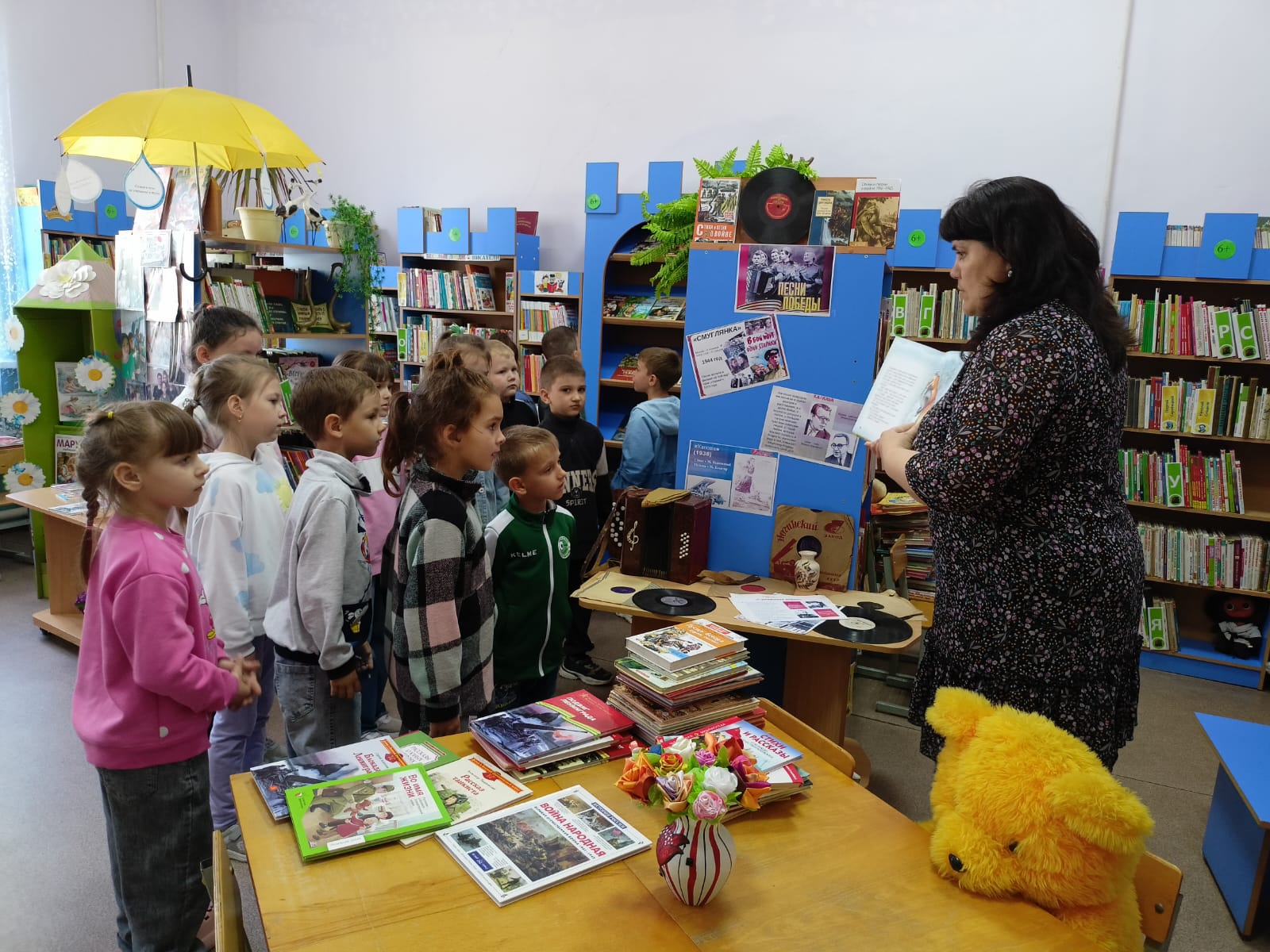 Фото_4_21.05.2025_Экскурсия_Мы_прославляем_книжкин_дом.jpg