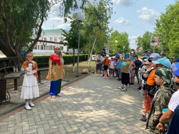 Фото_6_06.06.25_Театральная_зарисовка_Про_чертей_и_оброк_-сказок_Пушкина_клубок.jpg