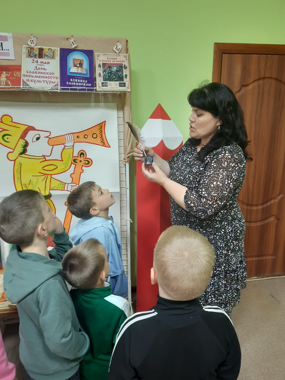 Фото_7_21.05.2025_Экскурсия_Мы_прославляем_книжкин_дом.jpg