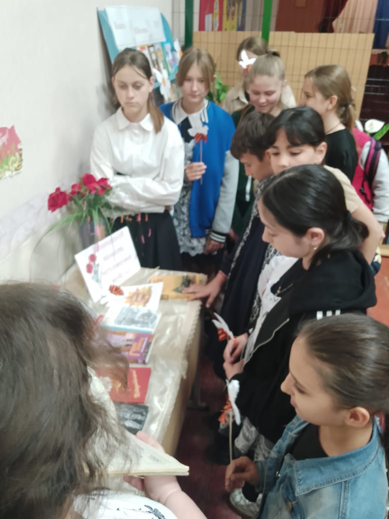 Фото_8_25.04.2025_Патриотическая_программа_Свои_герои_в_Савоськинском_отделе.jpeg